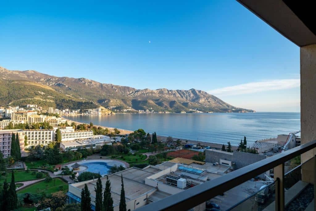 rooms-three-bedroom-suite-sea-view