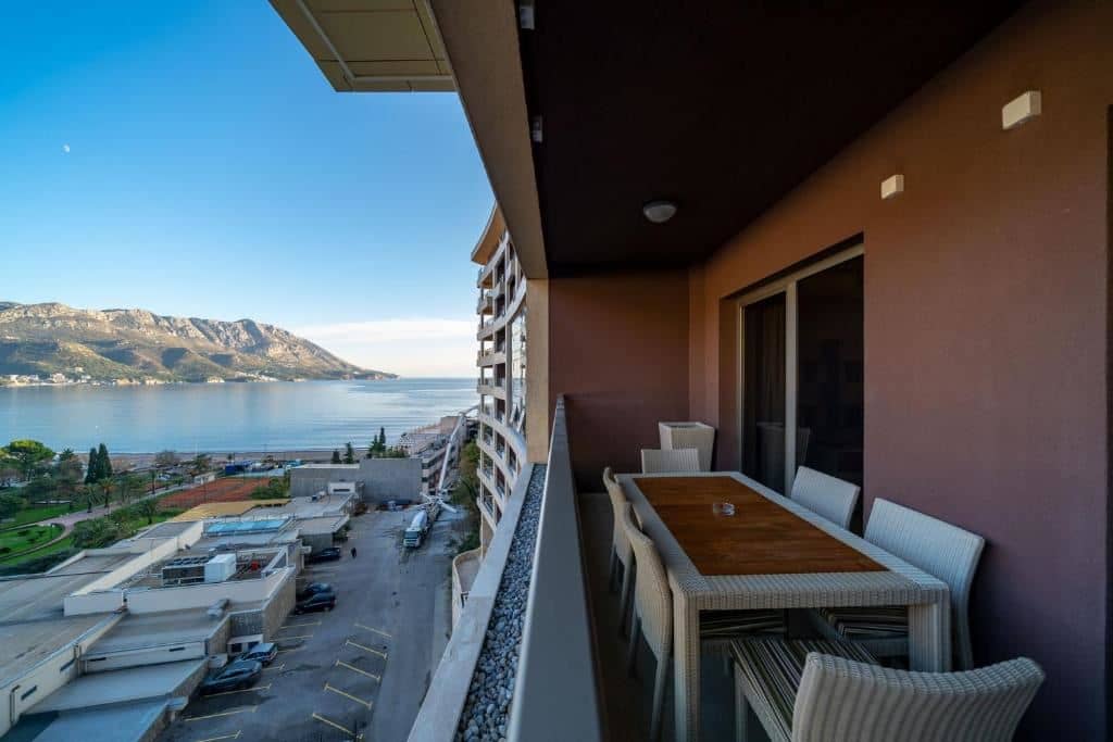 rooms-three-bedroom-suite-sea-view
