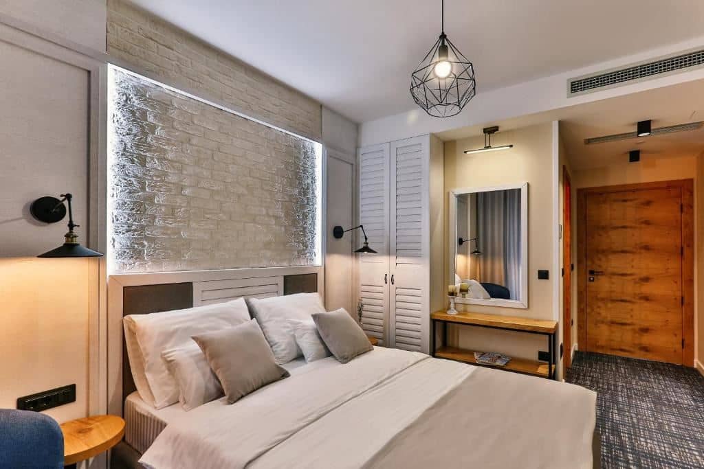 rooms-standard-double-room