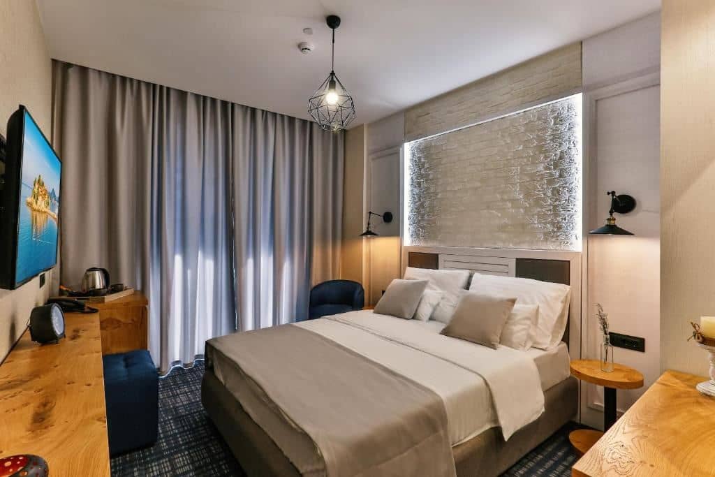 rooms-standard-double-room