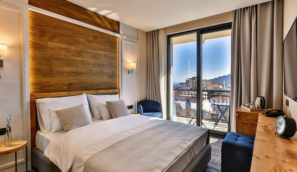 rooms-standard-double-room