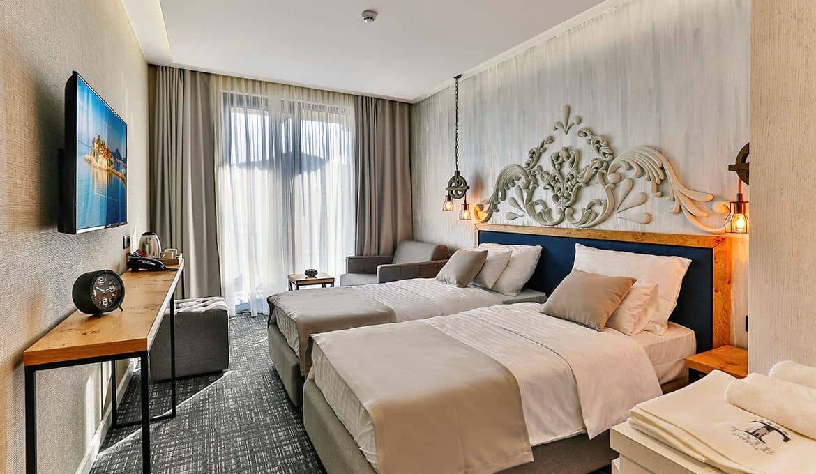 rooms-deluxe-double-room-with-extra-bed