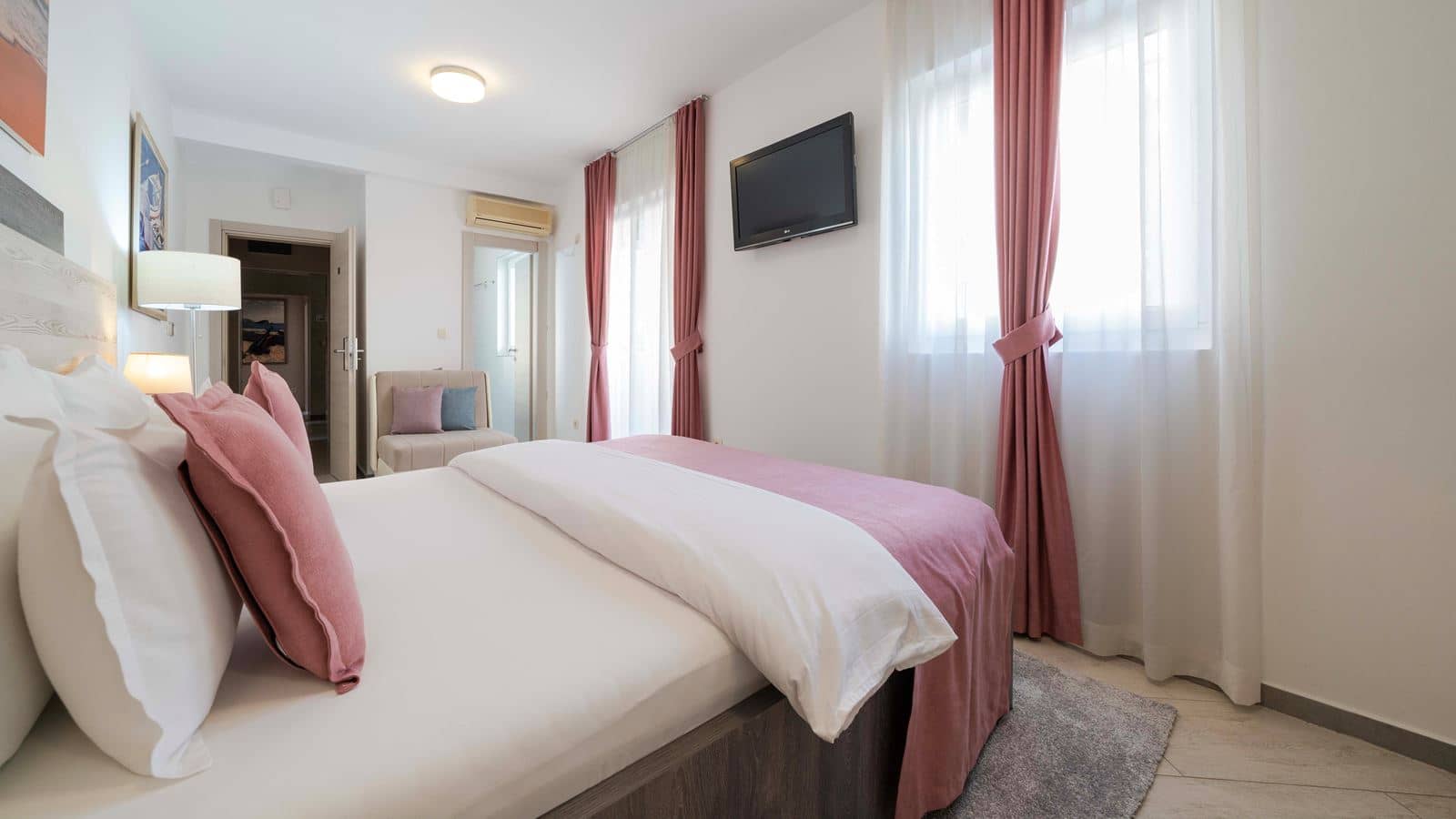 rooms-standard-double-room-with-extra-bed-annex-building