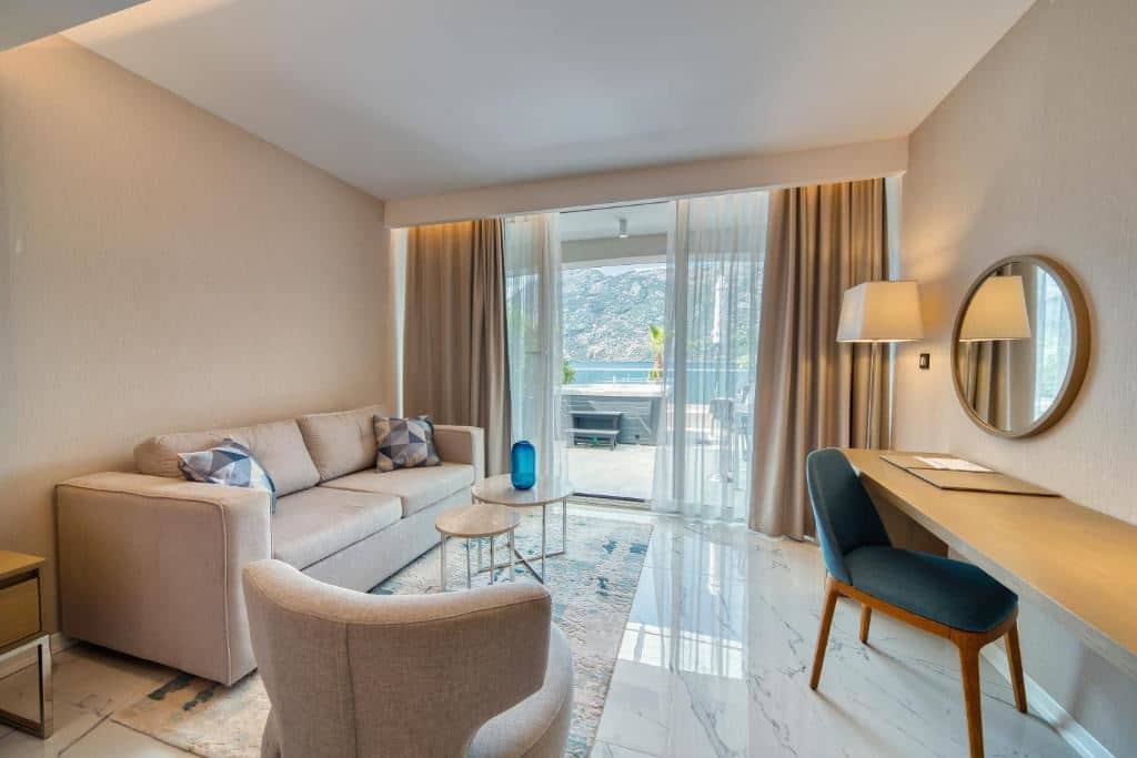 rooms-1-king-bed-sea-view-with-hot-tub-premium