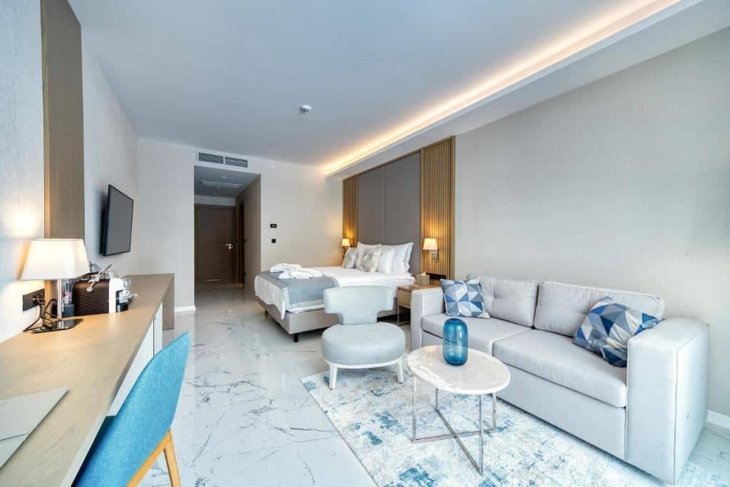 rooms-regency-suite-sea-view-with-hot-tub