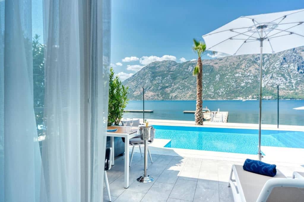 rooms-regency-suite-sea-view-with-hot-tub