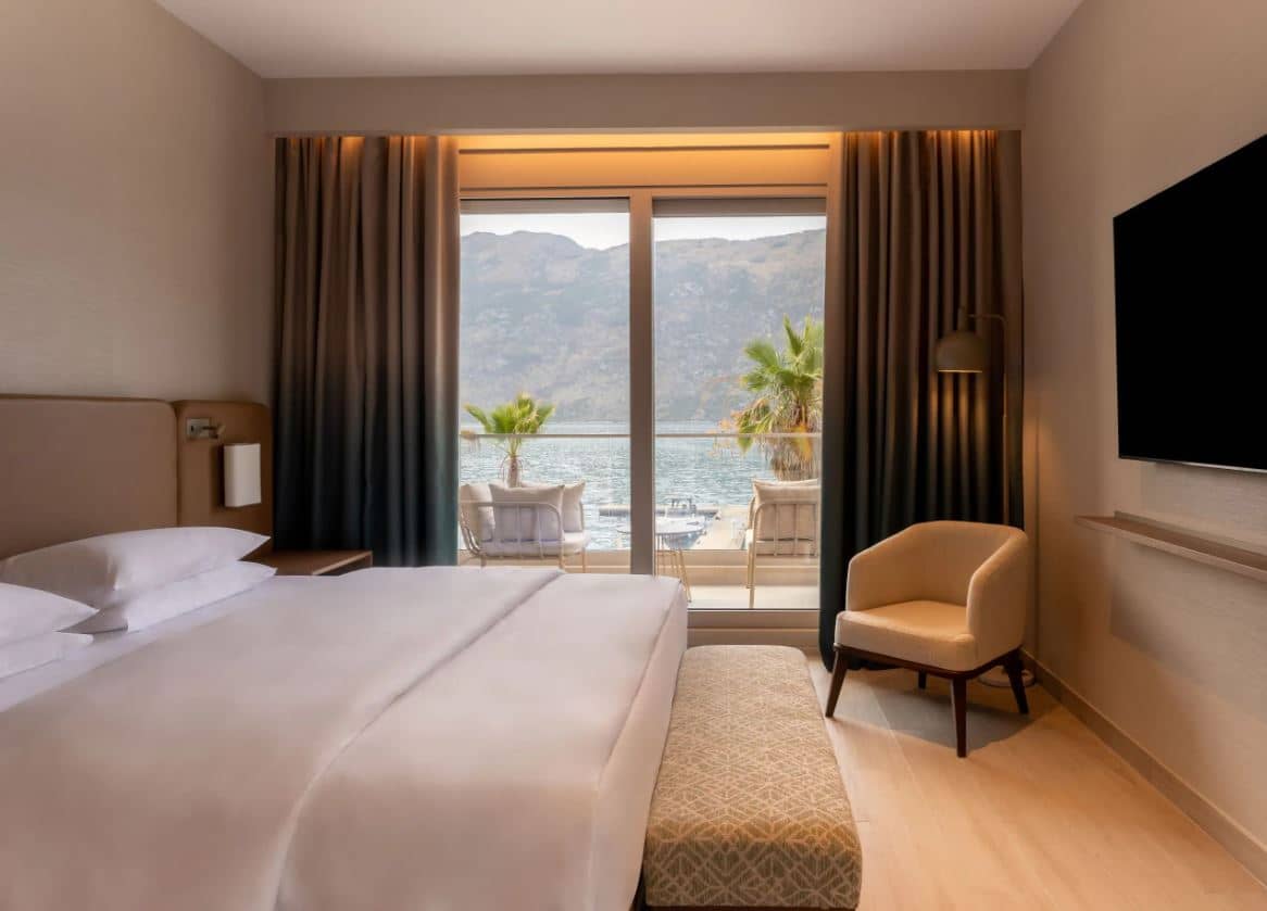 rooms-4-bedroom-apartment-with-hot-tub-premium