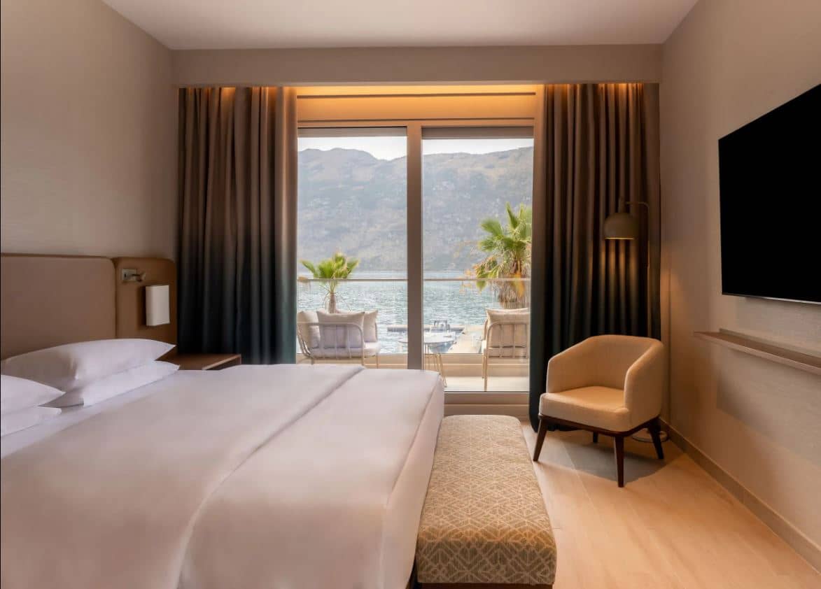 rooms-3-bedroom-apartment-with-hot-tub-premium