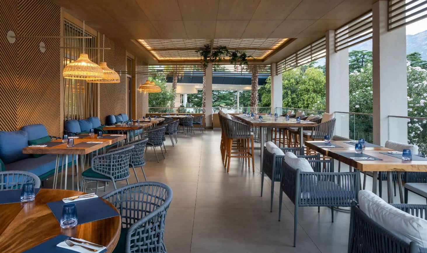 bars-bliss-pool-bar