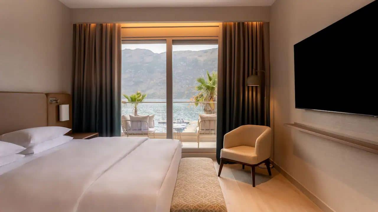 rooms-1-bedroom-apartment-with-hot-tub-premium