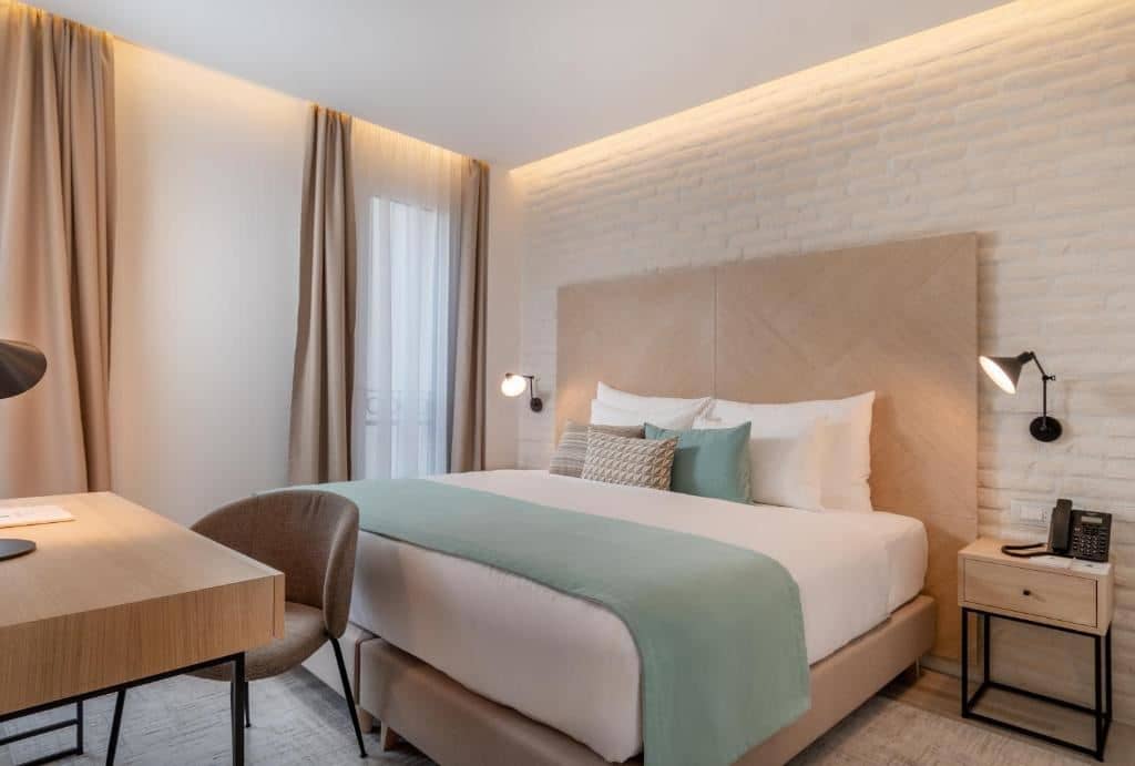 rooms-studio-park-view-balcony-contemporary-building