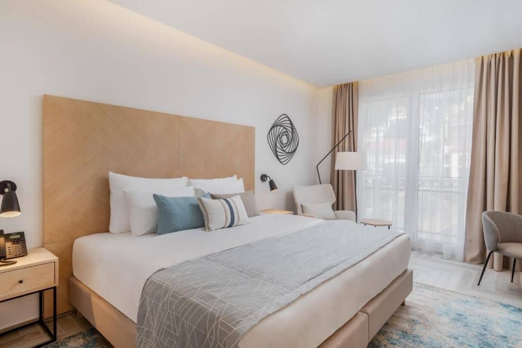 rooms-superior-room-park-view-balcony