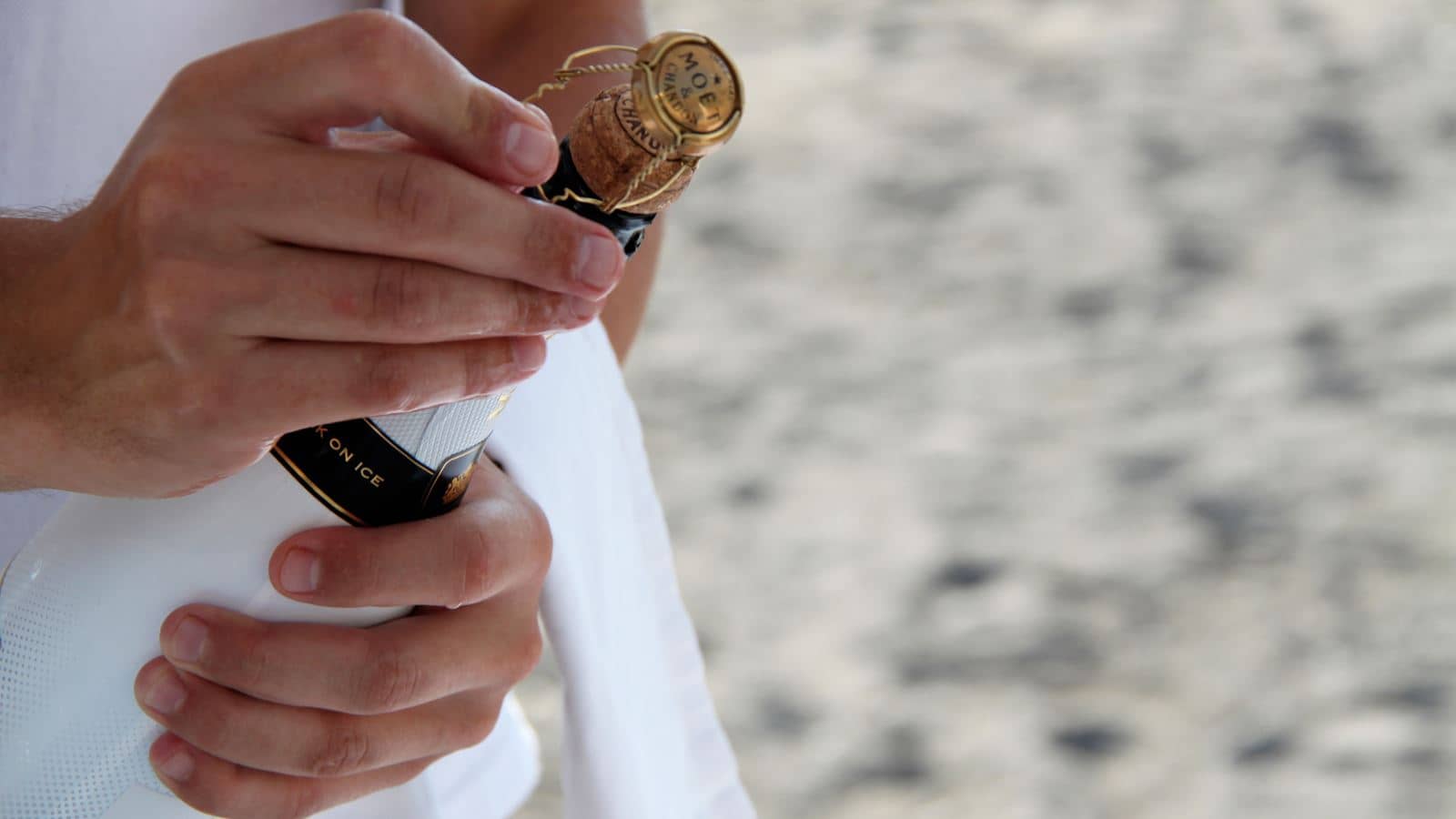 bars-beach-bar--moët-and-chandon-beach-bar
