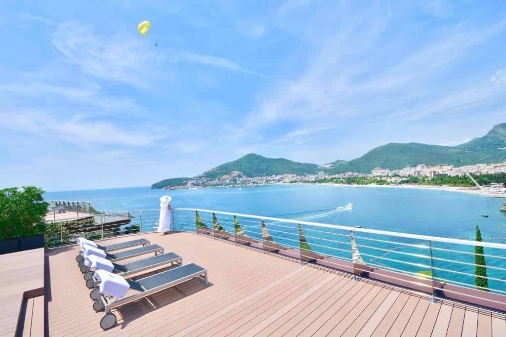 rooms-three-bedrooms-penthouse-sea-side-line