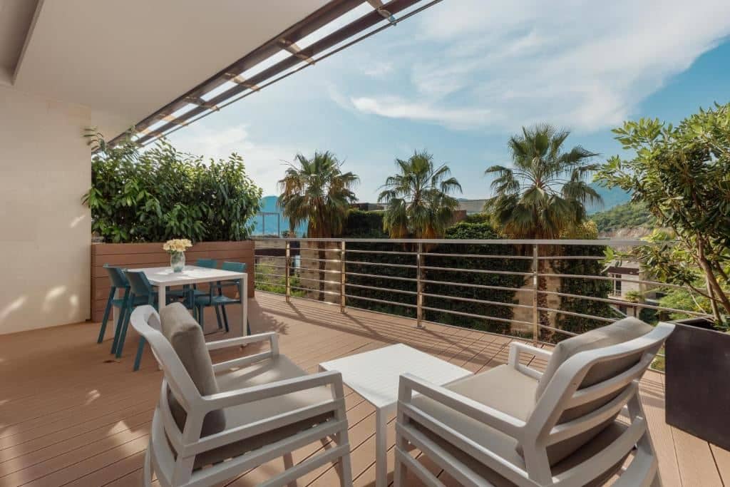 rooms-three-bedrooms-residence-garden-line