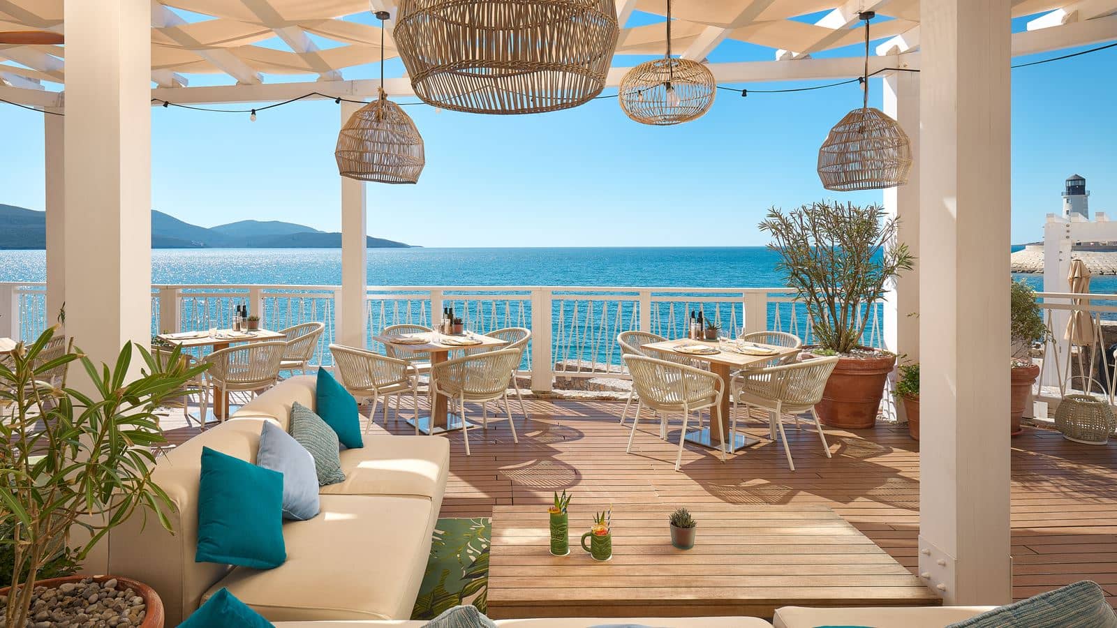 restaurants-the-rok-beach-bar--lounge