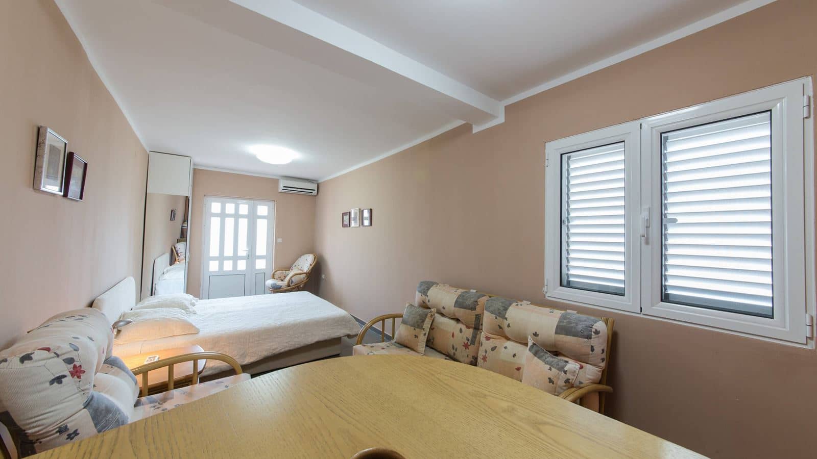 rooms-studio-capacity-4