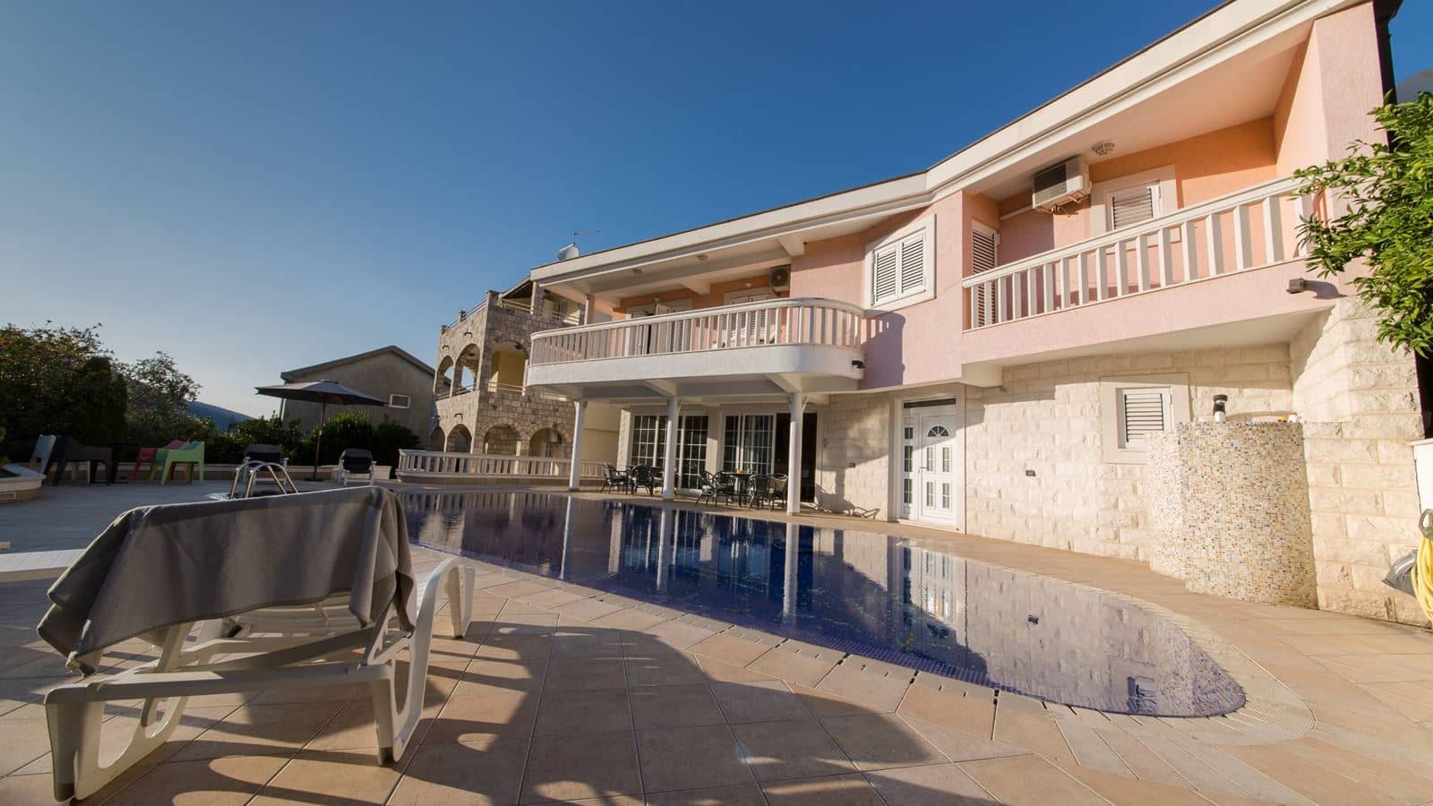 rooms-villa-three-bedrooms