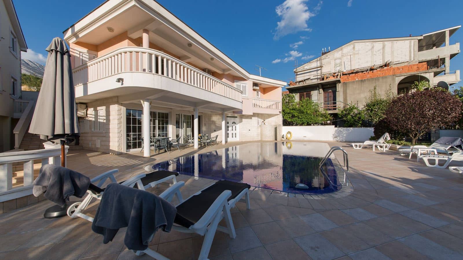 rooms-villa-three-bedrooms