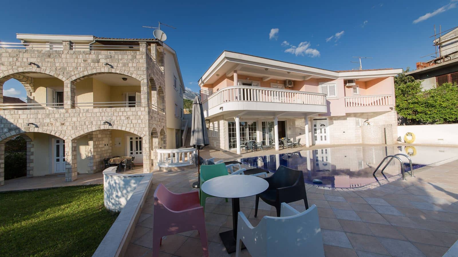rooms-villa-three-bedrooms