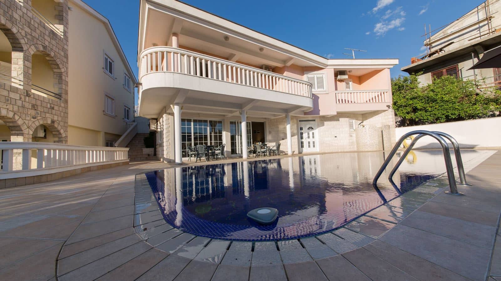 rooms-villa-three-bedrooms