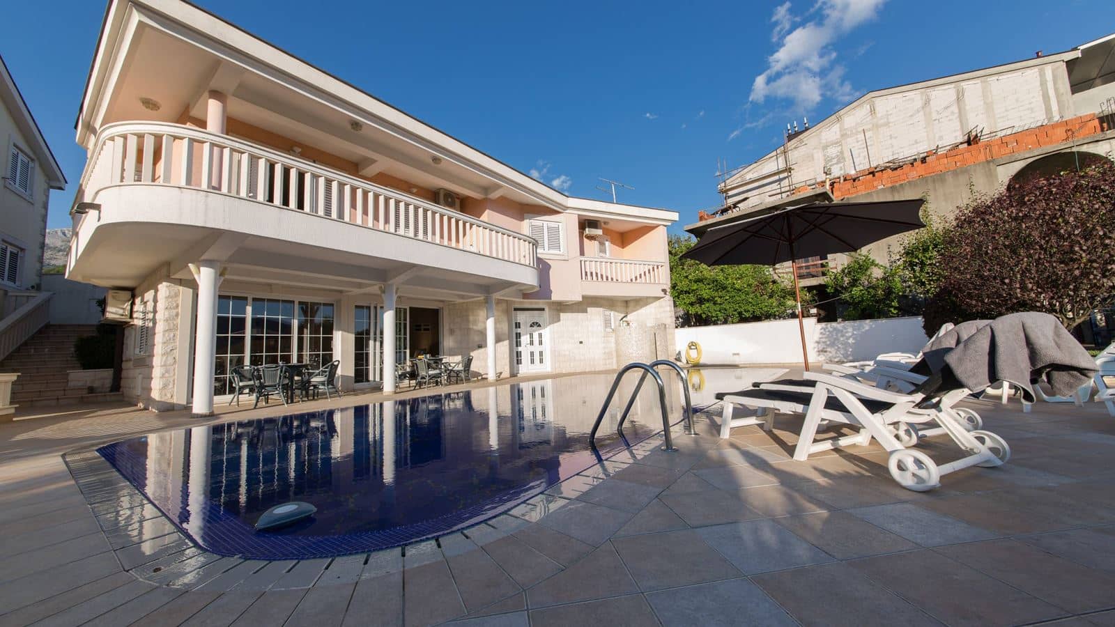 rooms-villa-three-bedrooms