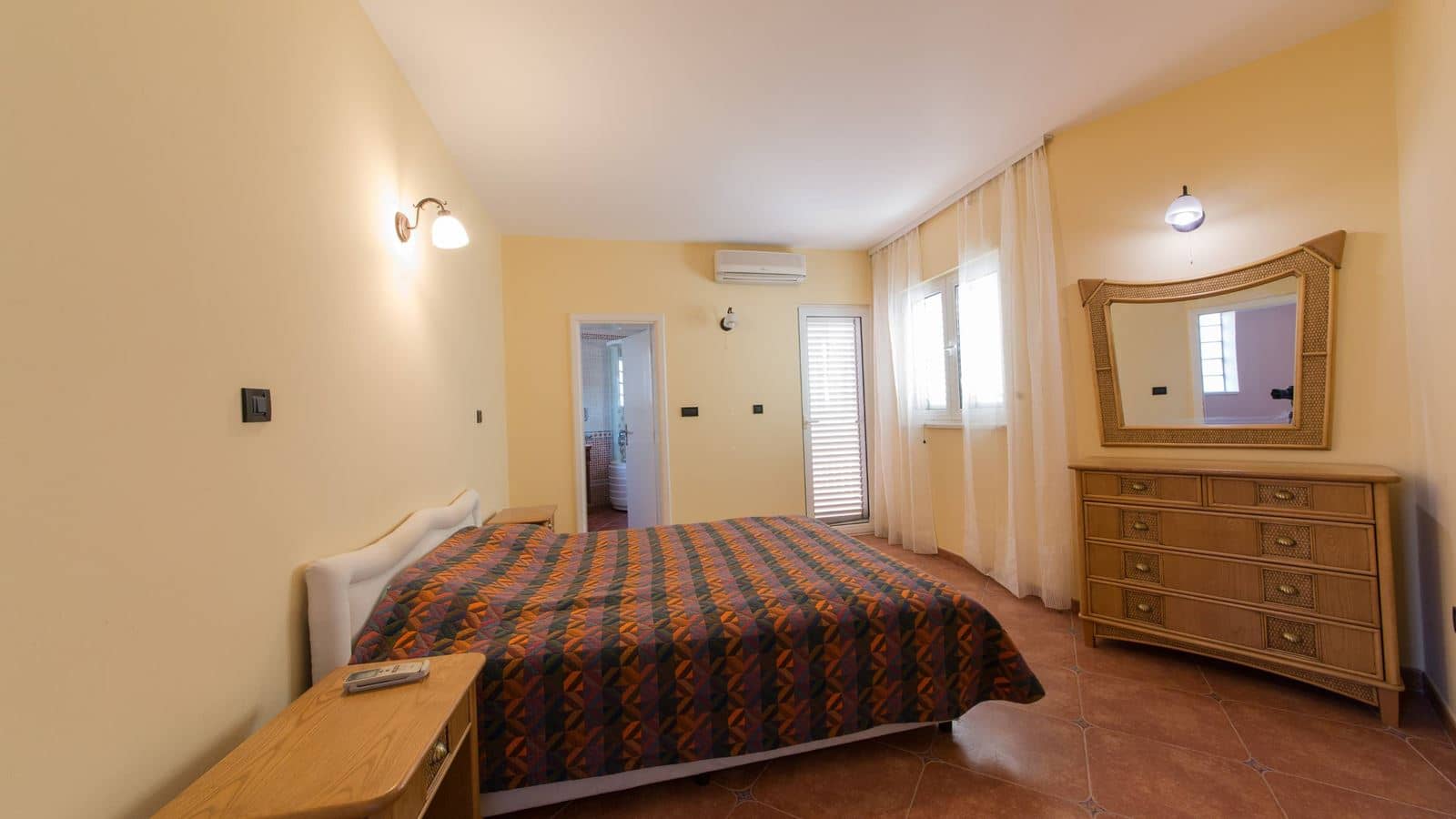 rooms-villa-three-bedrooms