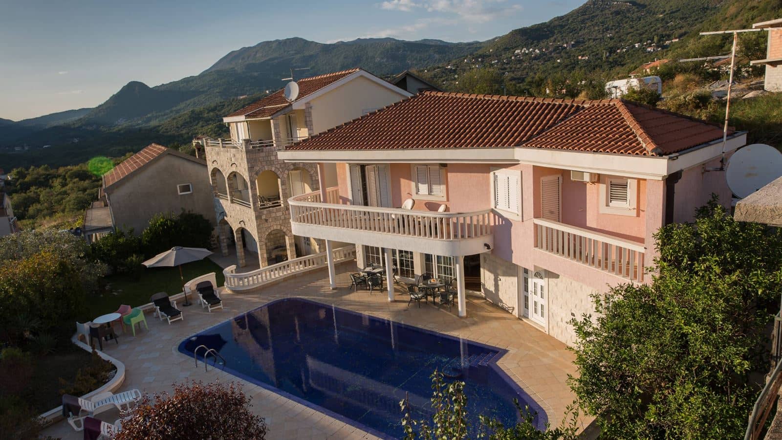 rooms-villa-three-bedrooms
