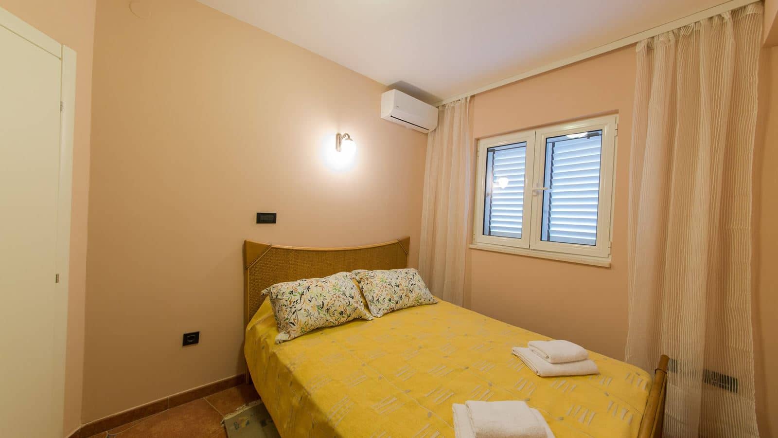 rooms-villa-three-bedrooms