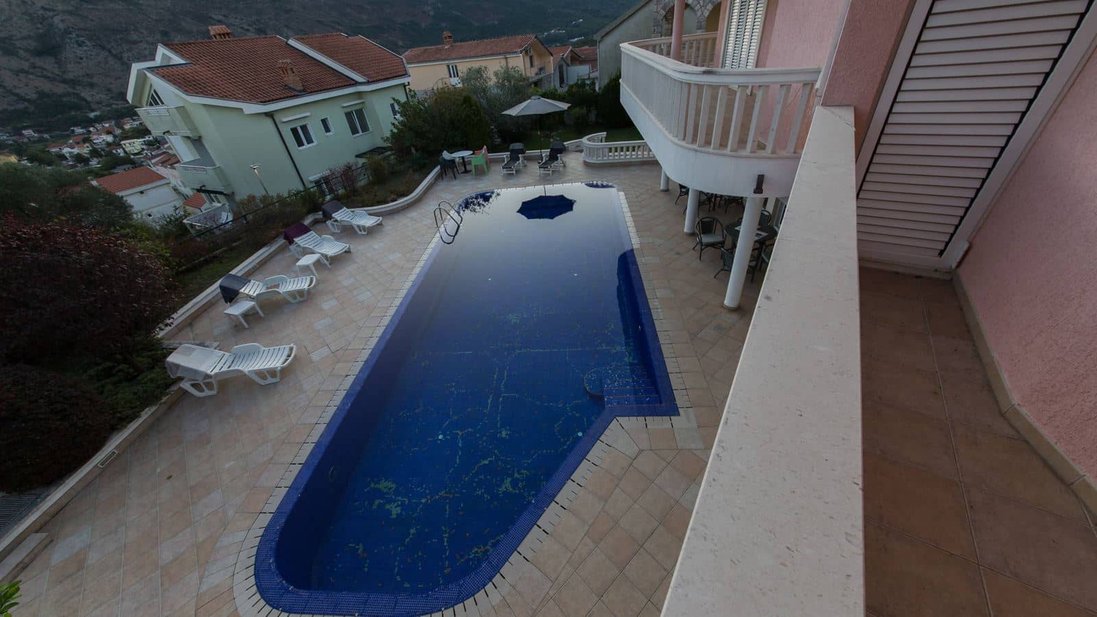 rooms-villa-three-bedrooms