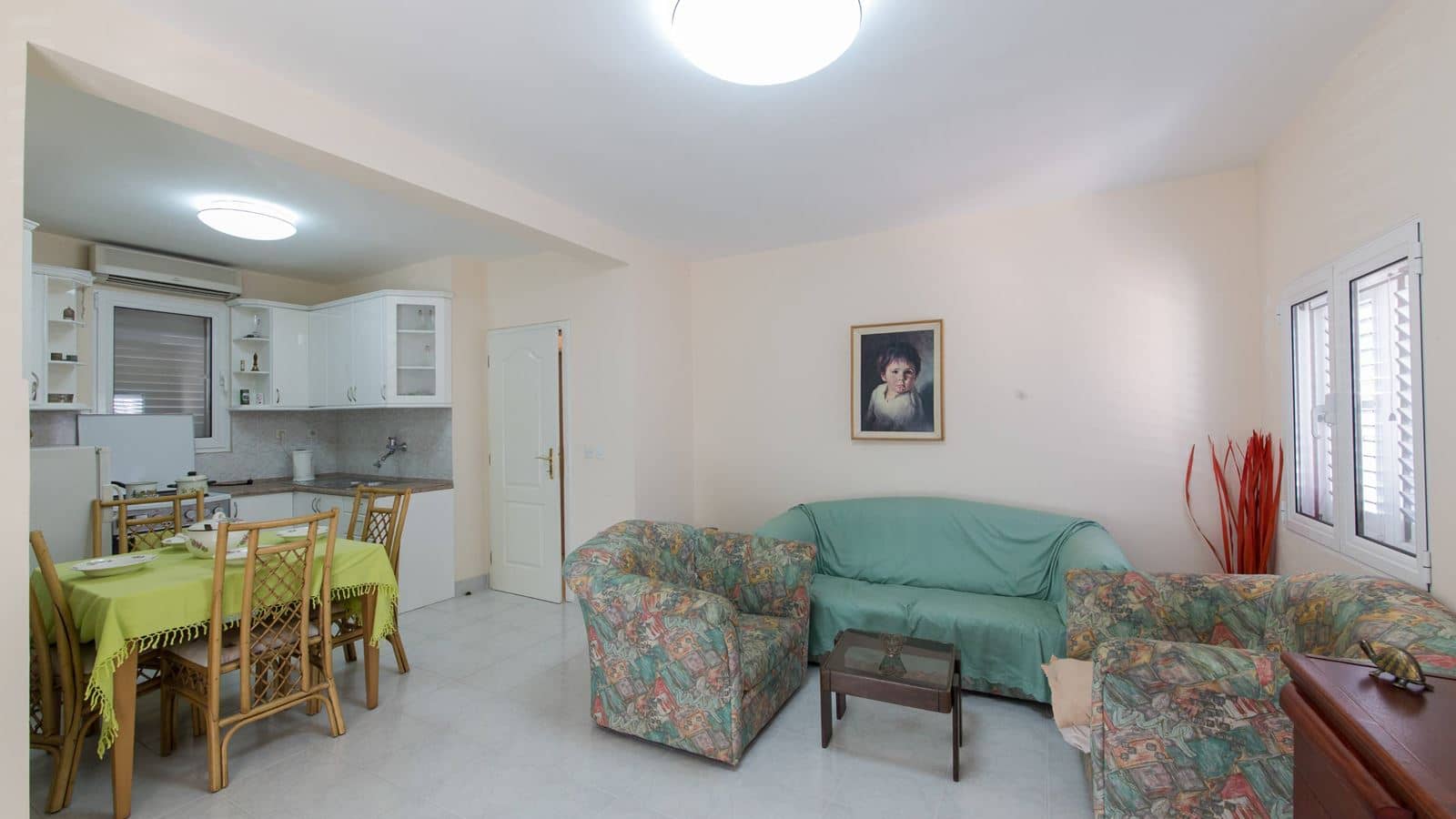 rooms-apartment-two-bedrooms-with-terrace