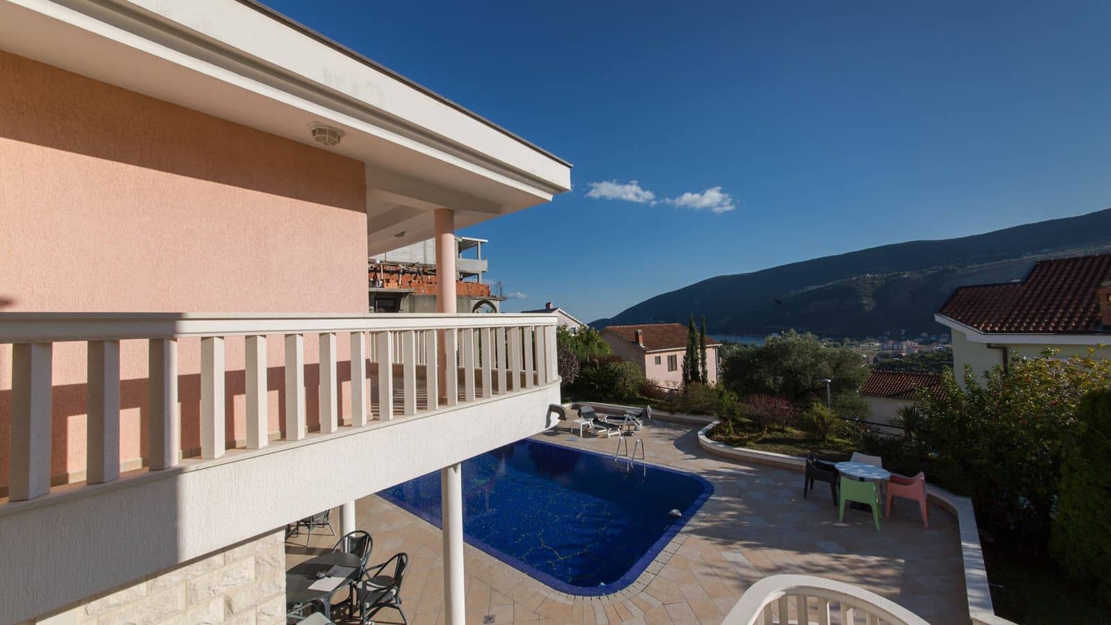 rooms-apartment-two-bedrooms-with-terrace