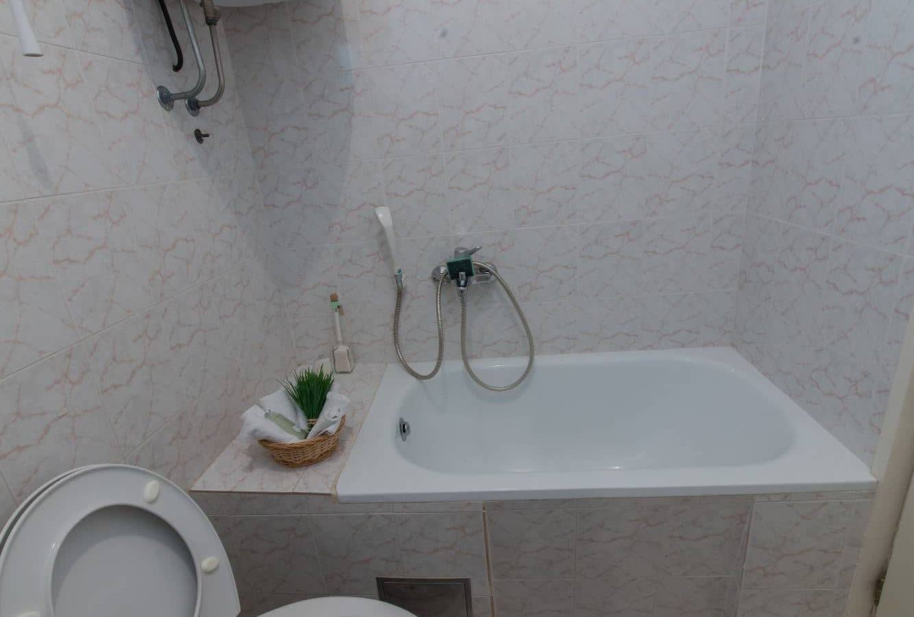 rooms-apartment-two-bedrooms-with-terrace