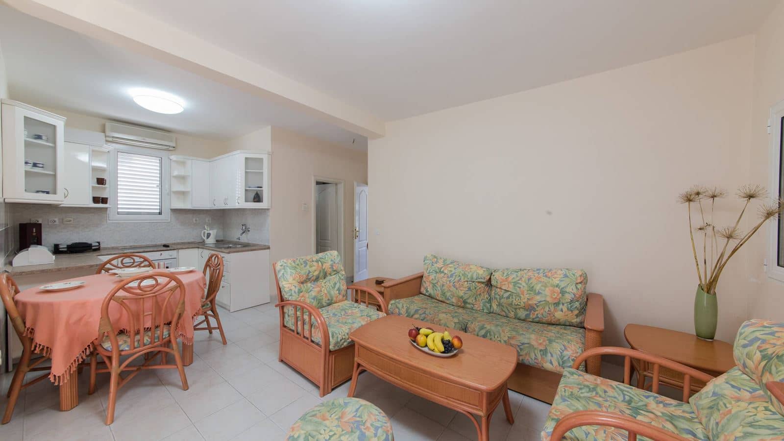rooms-apartment-two-bedrooms-with-terrace