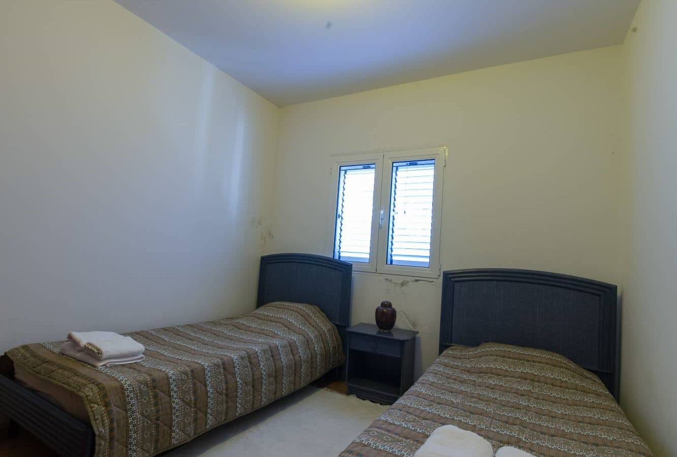 rooms-apartment-two-bedrooms-with-terrace