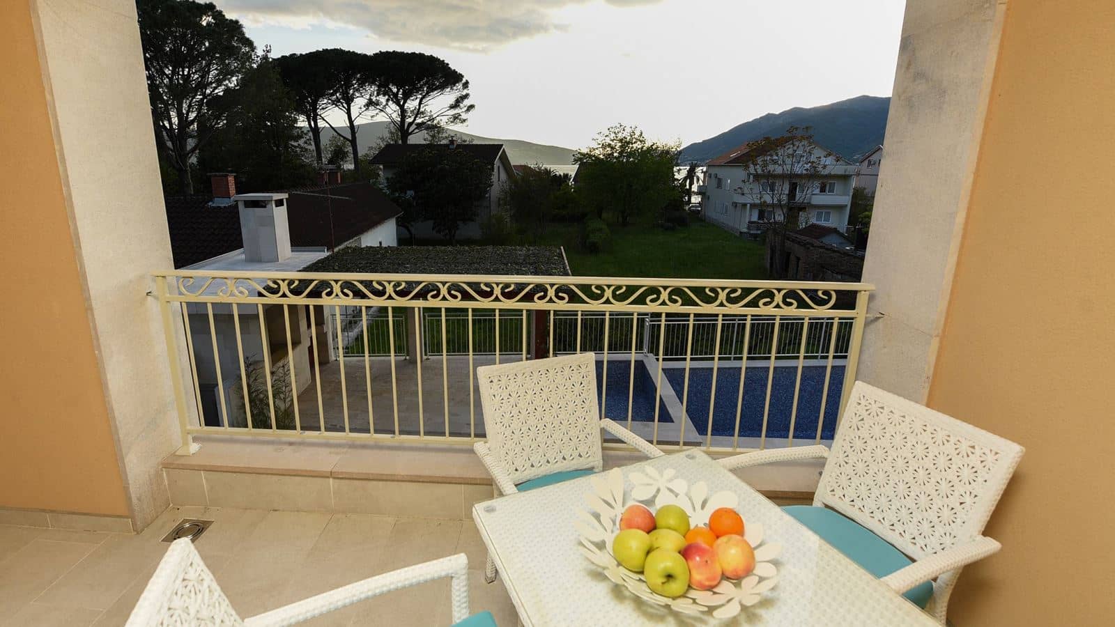 rooms-apartment-comfort-sea-view