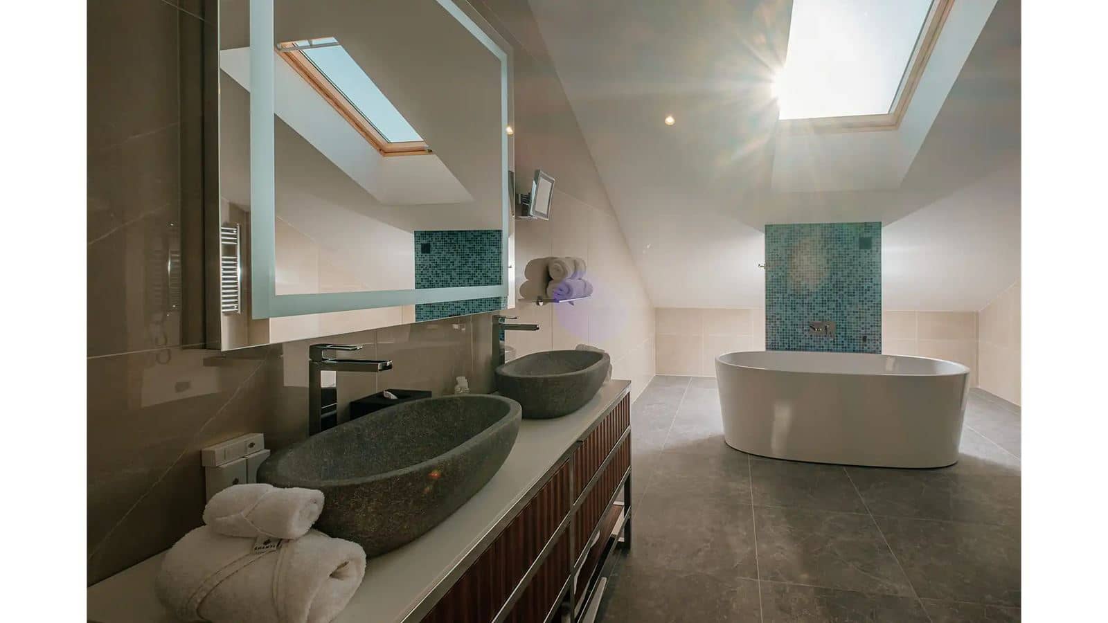 rooms-deluxe-duplex-suite-sea-view