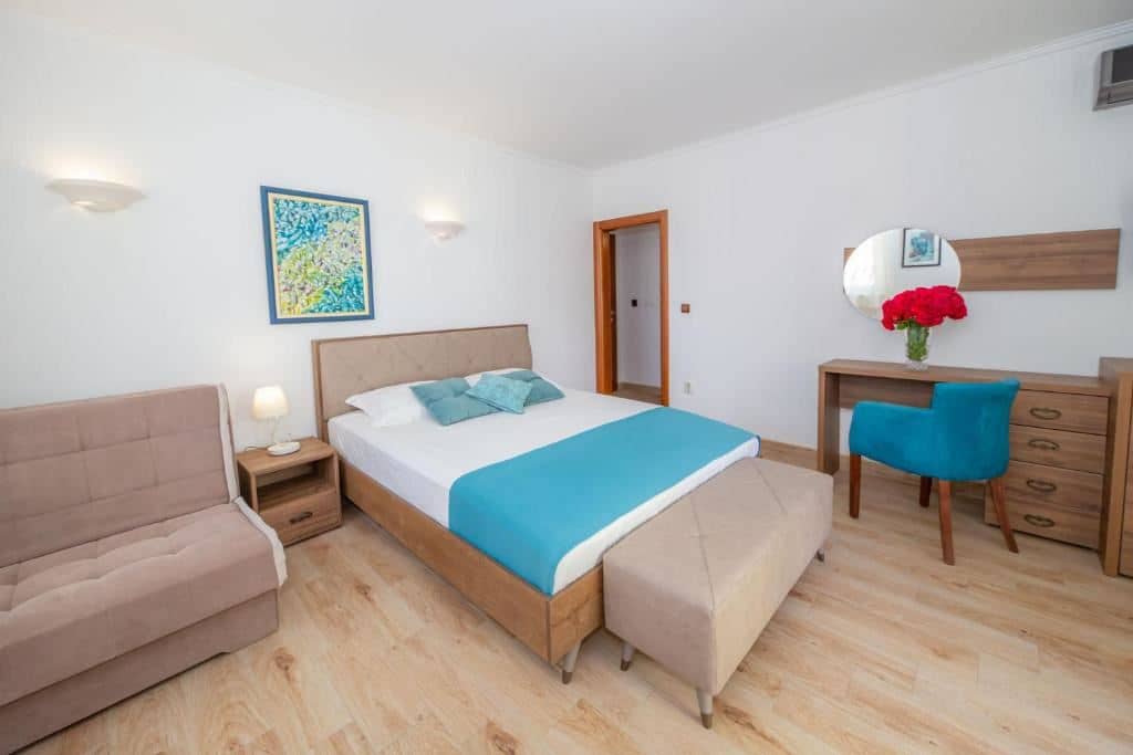 rooms-triple-room