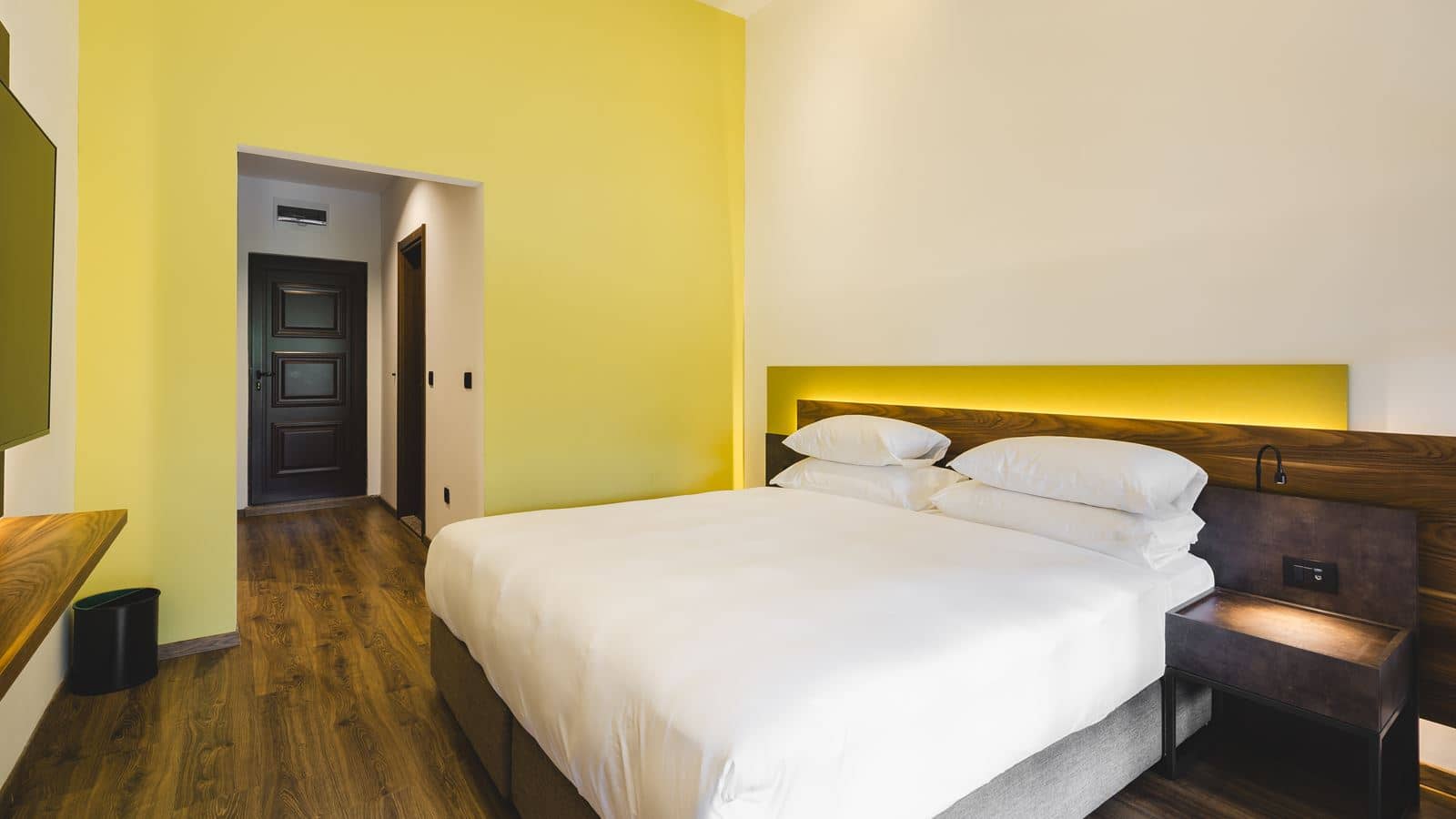 rooms-superior-room