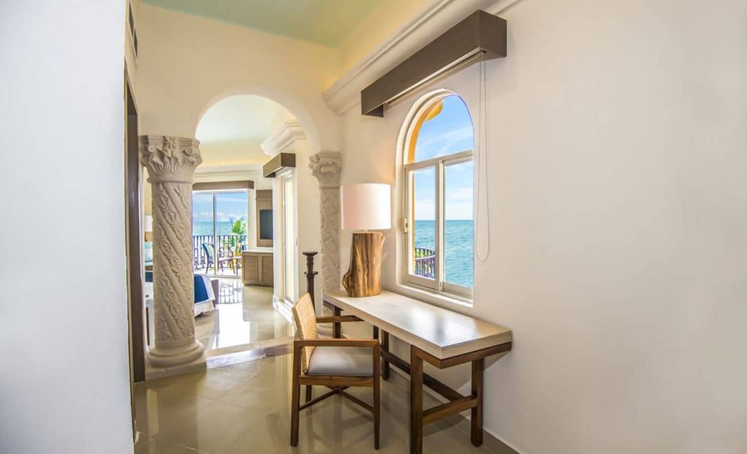 rooms-master-1-bedroom-premium-suite-ocean-front