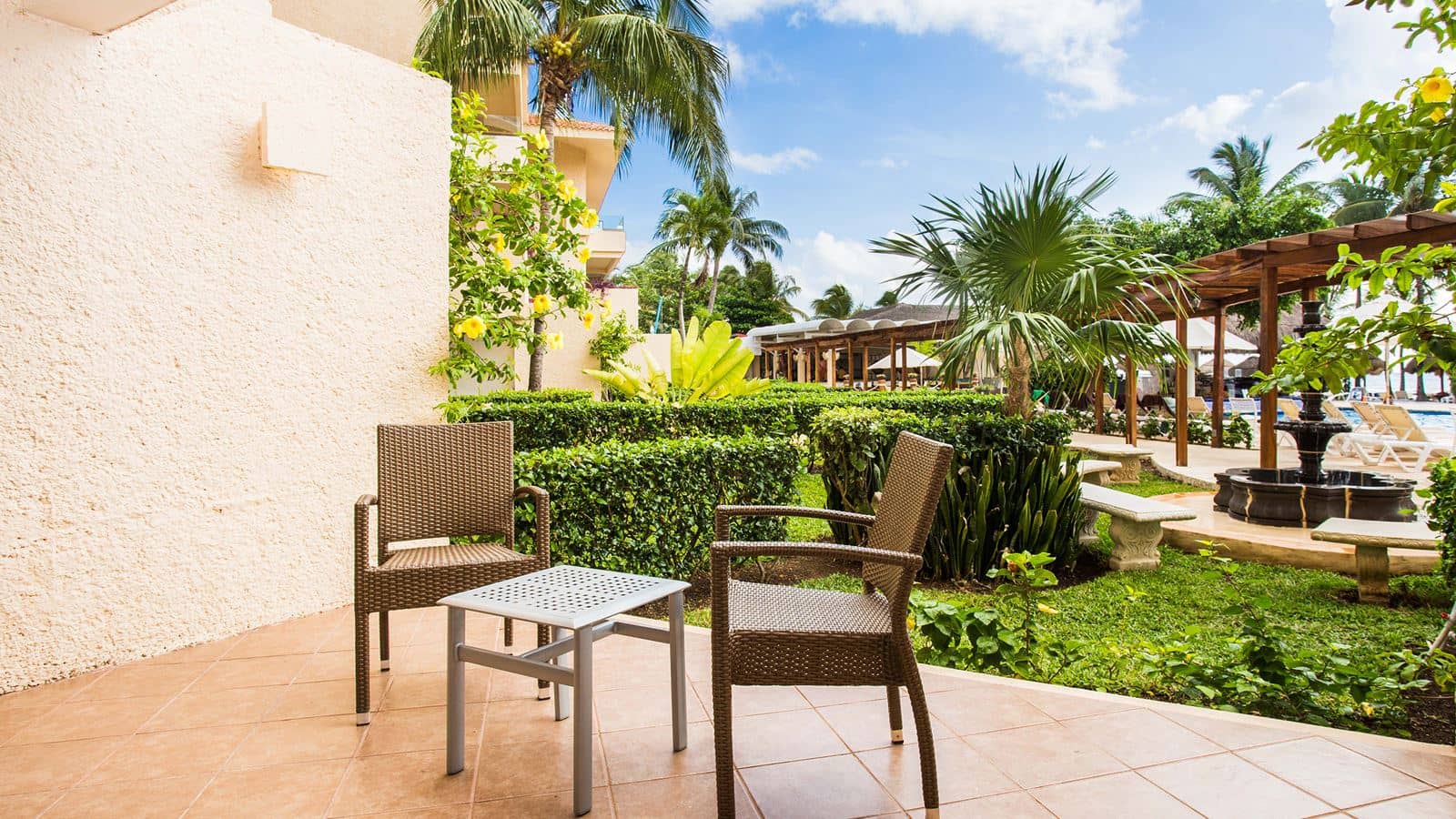 rooms-deluxe-garden-view