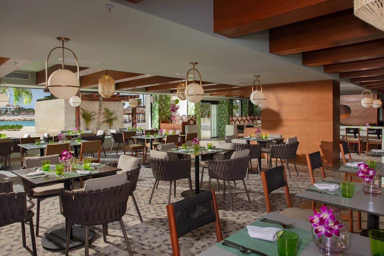 restaurants-world-cafe