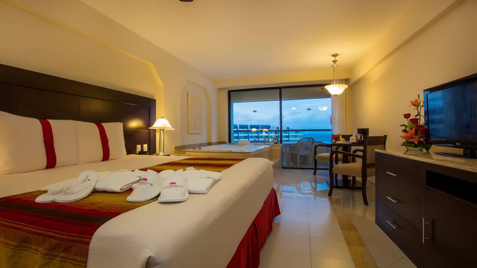 rooms-crown-club