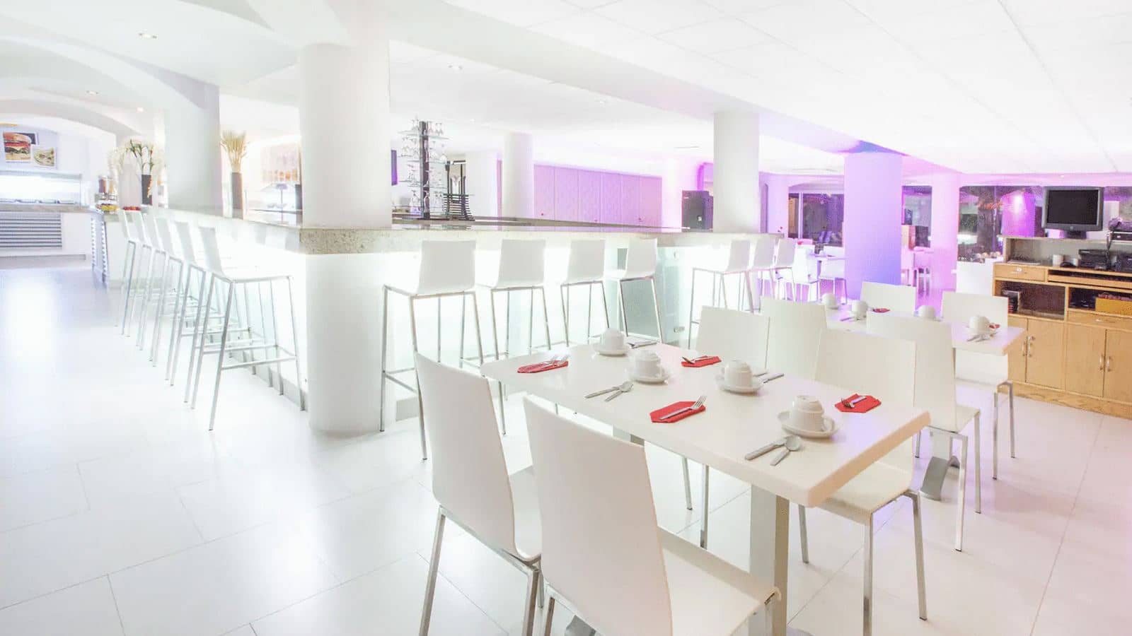 restaurants-restaurant