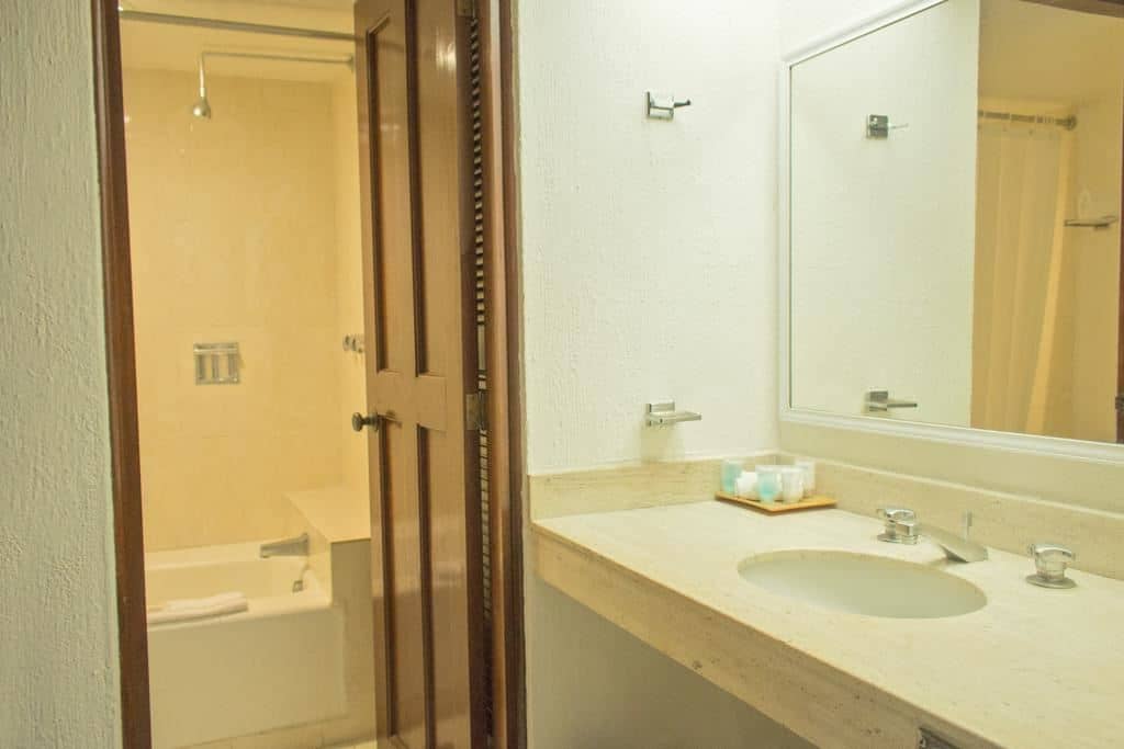 rooms-junior-suite-royal-ocean-view