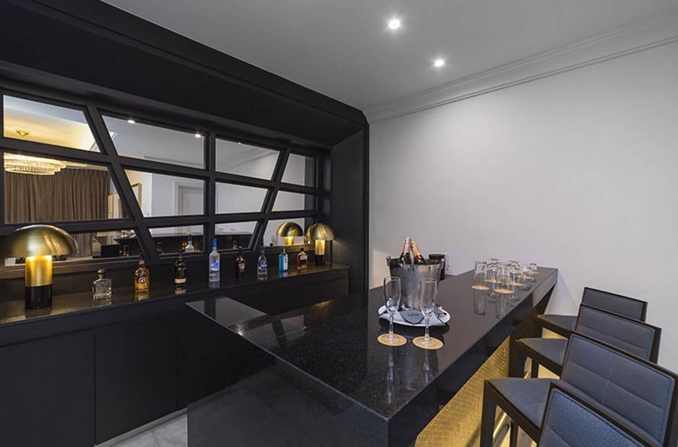 rooms-royal-suite