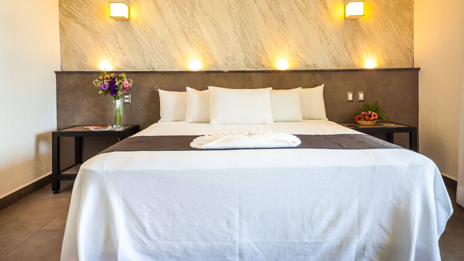 rooms-master-suite