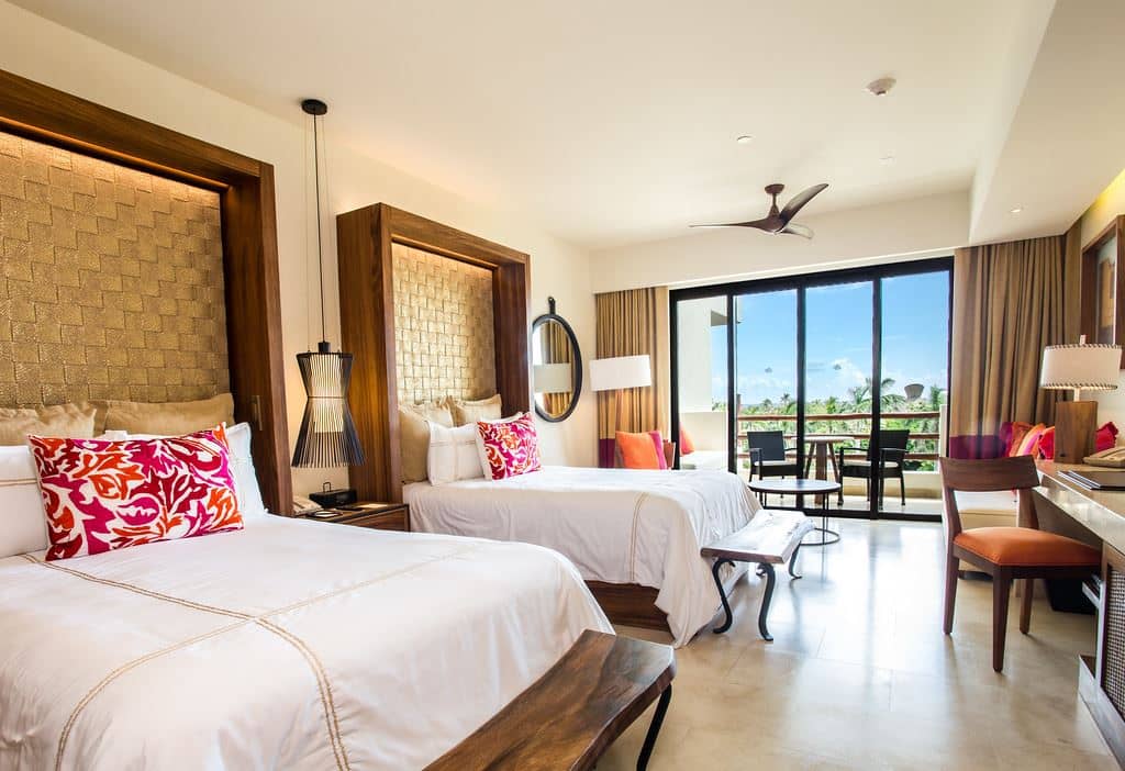rooms-junior-suite-partial-ocean-view