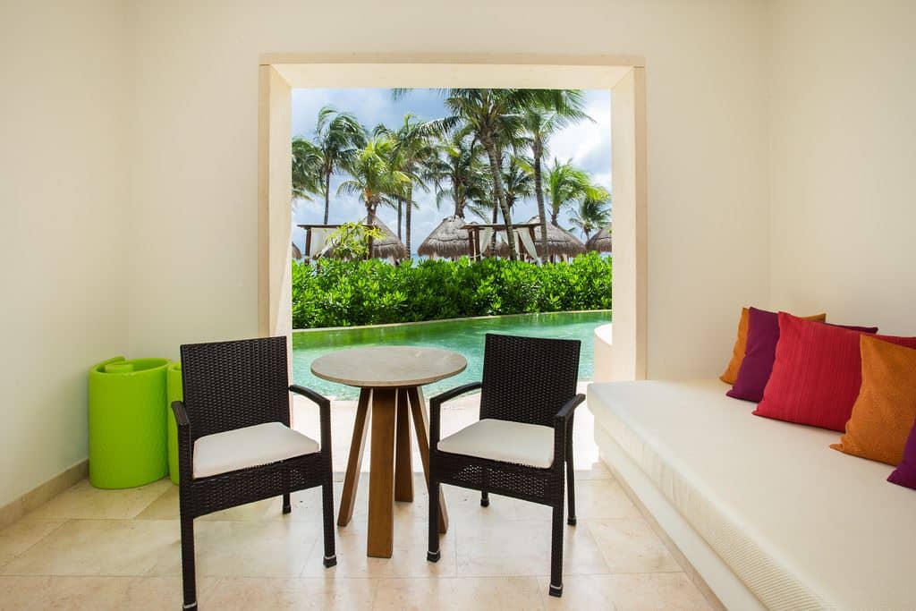 rooms-preffered-club-junior-suite-ocean-front-swimout