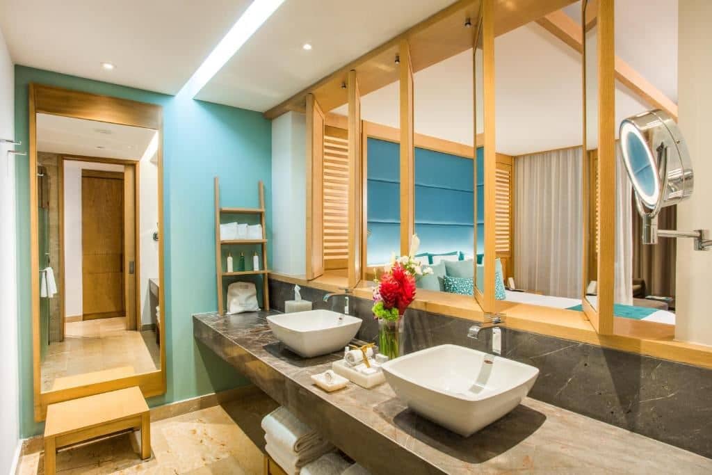 rooms-junior-suite-partial-ocean-view